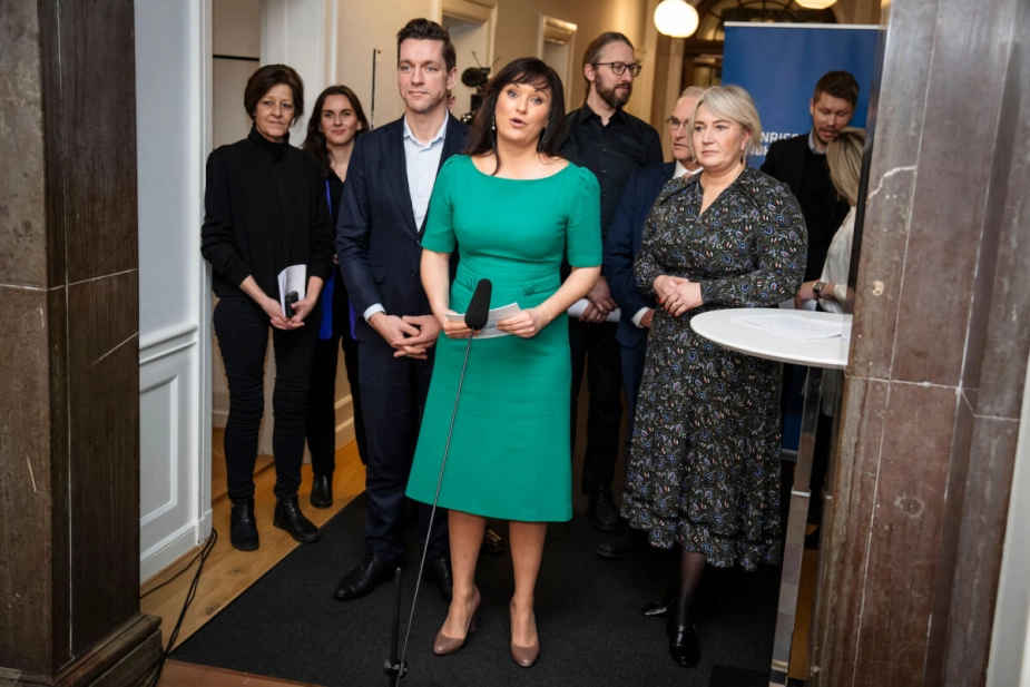 Som en del af planen styrkes opfølgningen til mennesker, som er selvmordstruede, og kapaciteten på landets selvmordsforebyggende klinikker løftes med 40 procent.