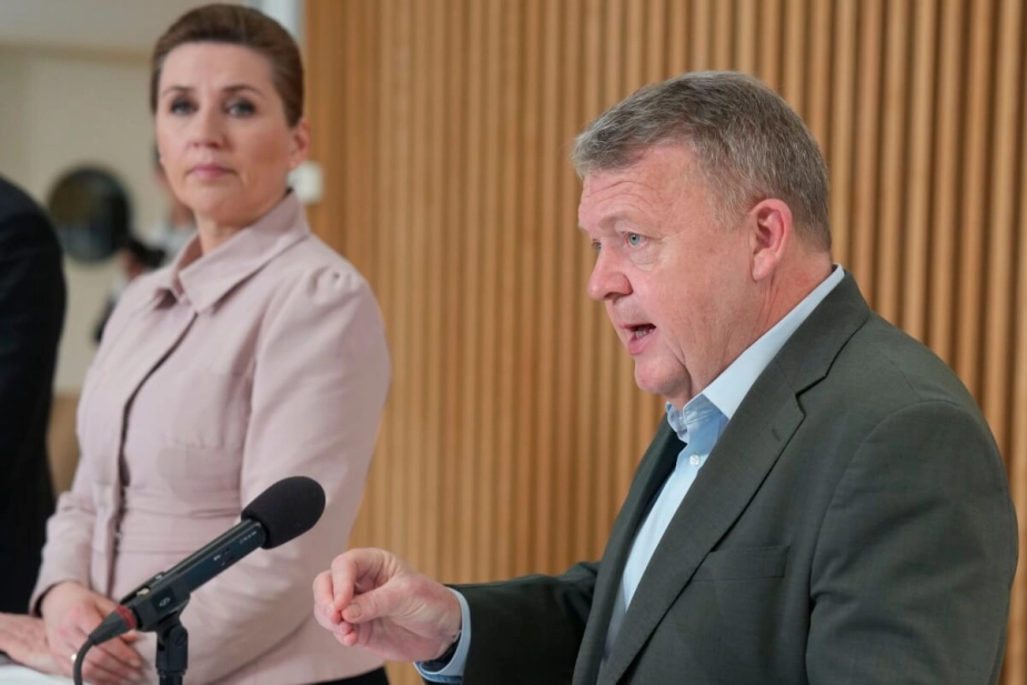 Lars Løkke Rasmussen (V) og Mette Frederiksen (S) præsenterede tirsdag formiddag regeringens bud på en ældrereform sammen med Troels Lund Poulsen (V) og ældreminister Mette Kierkgaard (M).