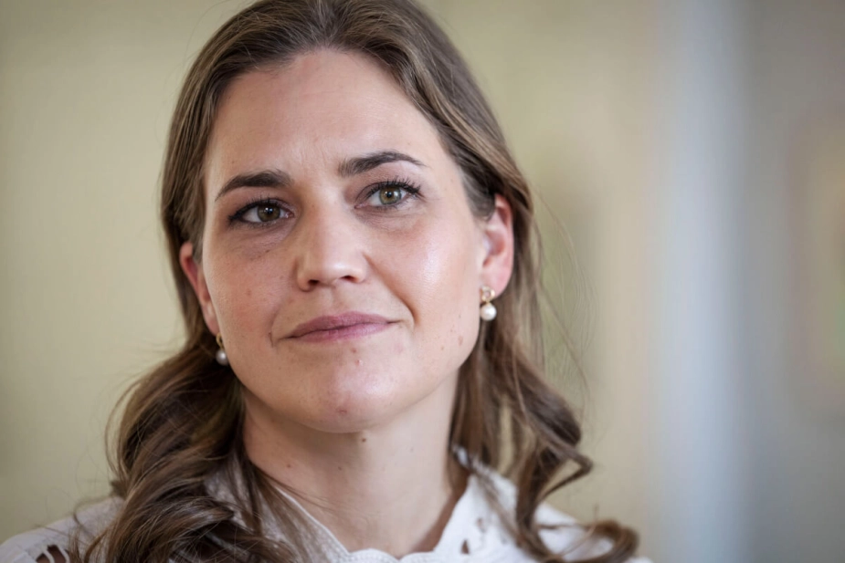 "Kunstig intelligens kan være en værdifuld sparringspartner for sagsbehandlere, oplyse sager bedre og bidrage til yderligere overvejelse af det grundlag, man skal træffe afgørelserne på baggrund af," mener digitaliseringsministeren.