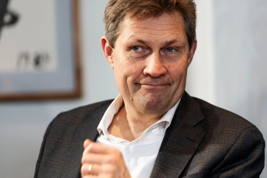 Formand for ekspertgruppen, økonomiprofessor Claus Thustrup Kreiner, har brug for at koncentrere os om at komme i mål med anbefalingerne. Derfor vil han nu lukke ned for al kommunikation.