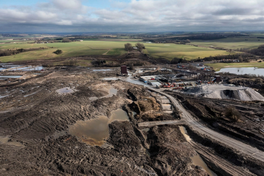 Sagen om Nordic Waste har rejst mange spørgsmål om regningen efter jordskreddet, men nu er der truffet en beslutning i byrådet i Randers.