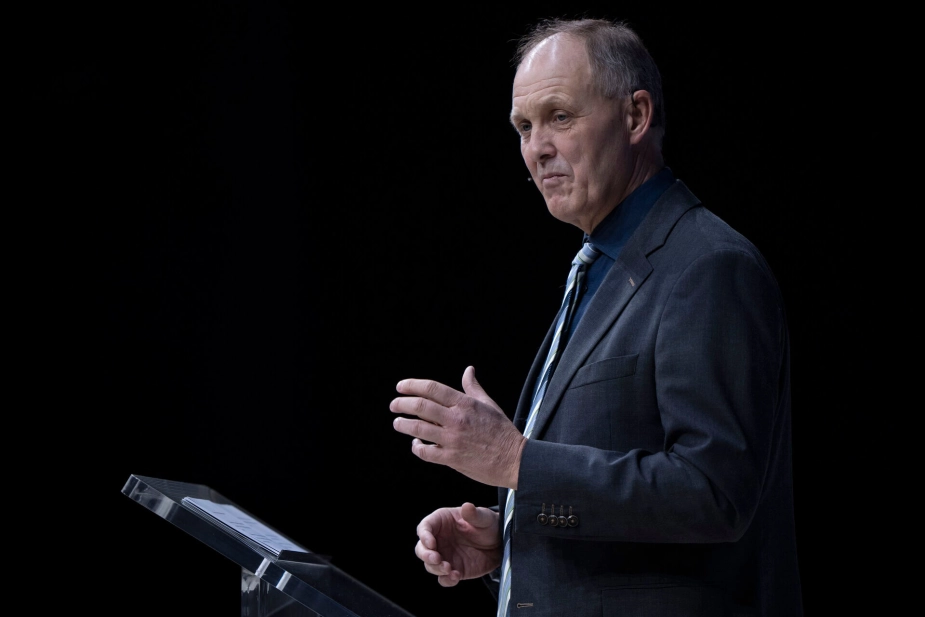 Det er alene udtryk for en dårlig formulering i det første udkast til KL's krav til en udligningsreform, som borgmestrene fik forelagt fredag, at KL's krav om en markant øget udligning er erstattet af en mere moderat formulering i det endelige brev, siger KL's formand Martin Damm (V).