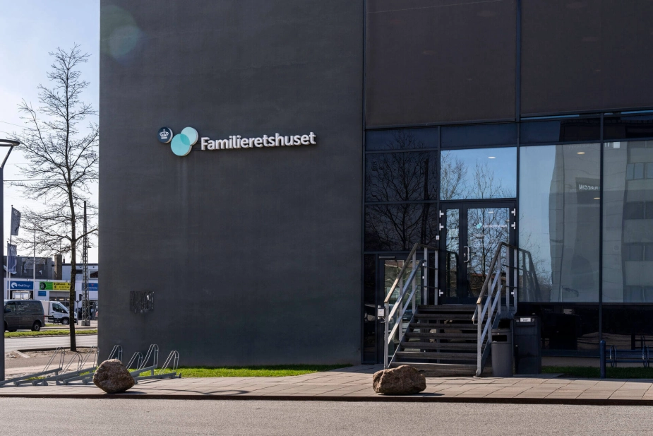 Det er endelig lykkedes Familieretshuset at reducere sagsbehandlingstiderne.