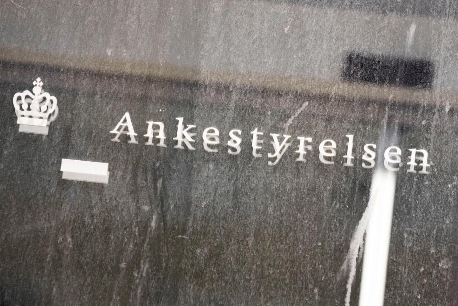 Inden to måneder skal byrådet oplyse, hvordan de forhold sig til Ankestyrelsens afgørelse.