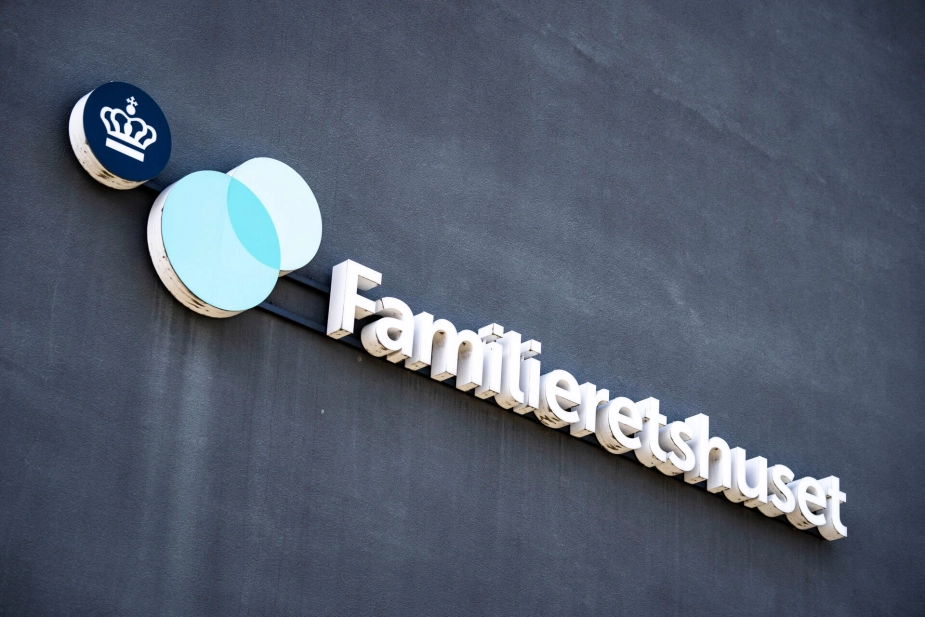Ombudsmanden har modtaget flere henvendelser fra forældre, der klager over sagsbehandlingstiden i Familieretshuset. Nu går han ind i sagen.