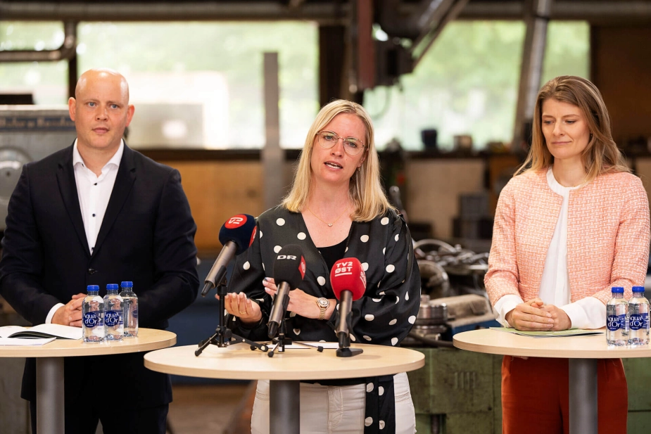 Ane Halsboe-Jørgensen, økonomiminister Stephanie Lose (V) og kulturminister Jakob Engel-Schmidt (M) er i dag værter for et topmøde om Ungeløftet på Marienborg.