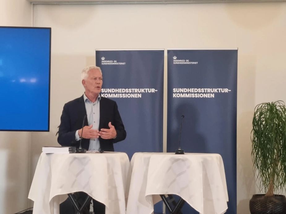 Jesper Fisker, formand for Sundhedsstrukturkommissionen, mener, at helhedspleje vil kunne udføres i alle kommissionens modeller, sagde han til NB-Ældre efter pressemødet, hvor anbefalingerne blev fremlagt.