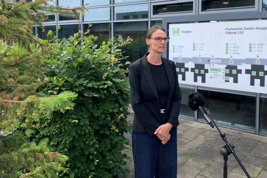 Centerchef Louise Rabøl fortæller, at medarbejdere og ledere på Psykiatrisk Center Amager er meget rystede, efter at en læge blev knivstukket natten til lørdag.