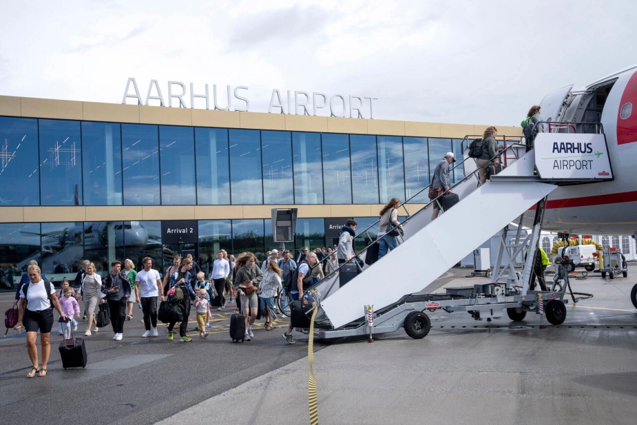 Aarhus Airport er ejet af Aarhus Kommune, Syddjurs Kommune og Norddjurs Kommune. Kommunerne har flere gange postet penge i lufthavnen for at understøtte driften. (Arkivfoto).