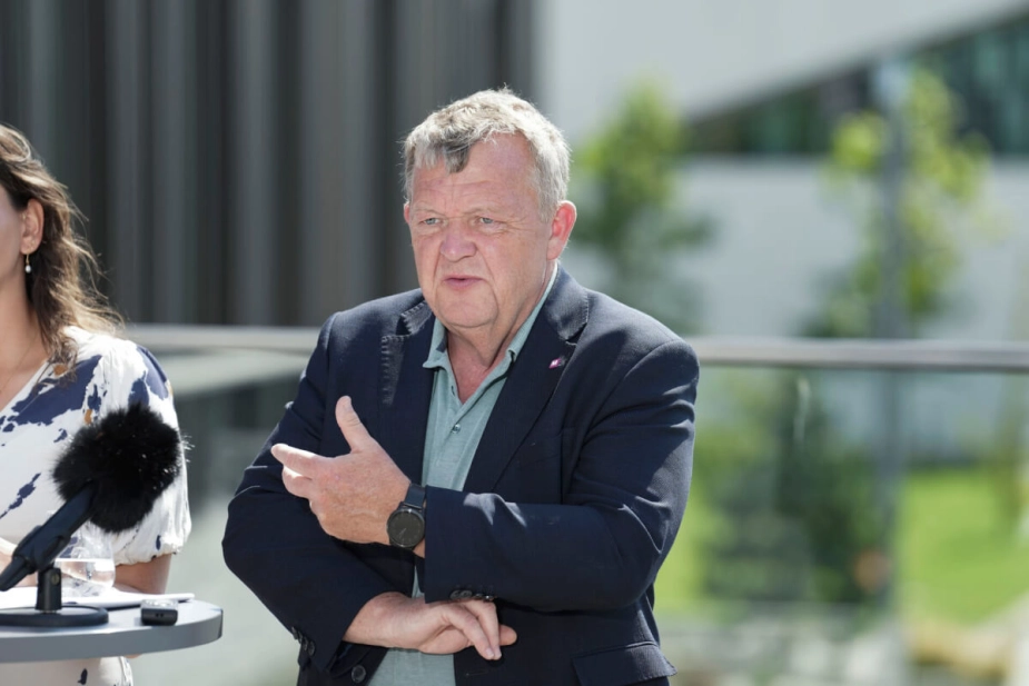"Målet er at give dem fred og ro og det tilbud, de har brug for. Men ikke desto mindre sætter vi nogle ressourcer af, fordi alting koster penge," siger udenrigsminister Lars Løkke Rasmussen (M)