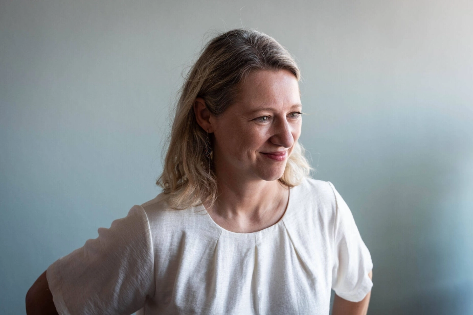 "Som social- og boligminister vil jeg opfordre til, at kommunerne i sager med familier med grønlandsk baggrund konkret overvejer at stoppe brugen af de kritiserede test," skriver Sophie Hæstorp Andersen.