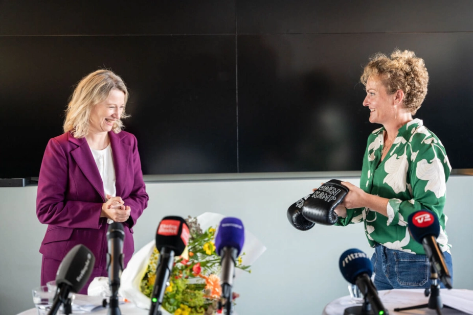 Pernille Rosenkrantz-Theil (th) har efterladt en del hængepartier til Sophie Hæstorp Andersen (tv).