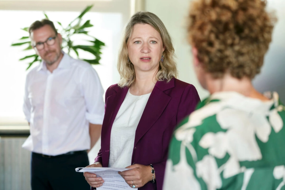 "Det er et arbejde, der er i fuld gang, og som jeg glæder mig til at udfolde i samarbejde med parterne i Sammen om Handicap,” siger socialminister Sophie Hæstorp Andersen om FN-kritikken.