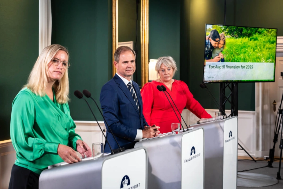 Økonomiminister Stephanie Lose (V), t.v., finansminister Nicolai Wammen (S) og uddannelses- og forskningsminister Christina Egelund (M) ved præsentationen af regeringens finanslovsforslag fredag d. 30. august.