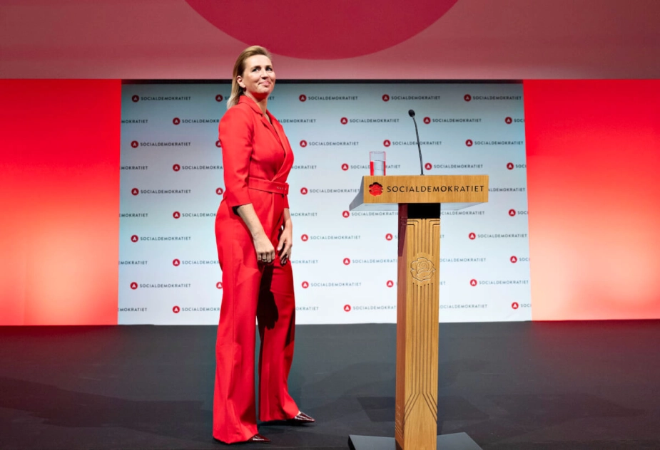 Mette Frederiksen (S) på talerstolen til S-kongres i weekenden.