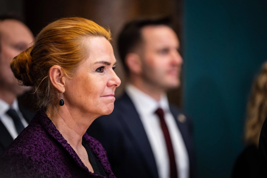 Inger Støjberg (DD) til pressemøde i forsvarsministeriet.