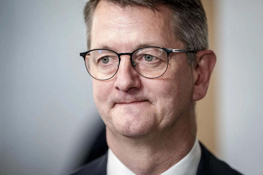 Minister for samfundssikkerhed og beredskab Torsten Schack Pedersen (V) arbejder på, at kommuner kan få mere rådgivning og vejledning til, hvordan de håndterer beboere på eksempelvis plejehjem, hvis der opstår en krisesituation i samfundet. (Arkivfoto).