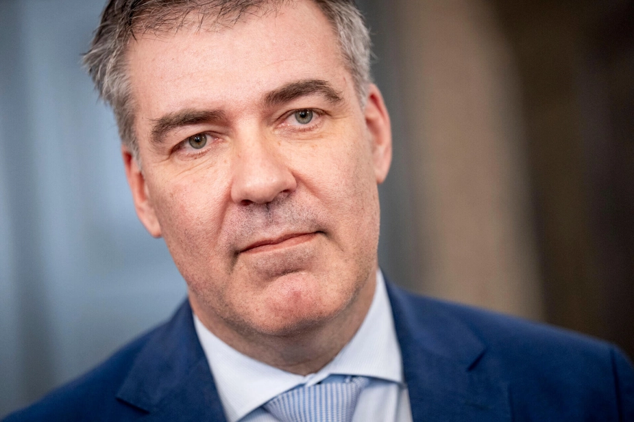 "Det er lidt overraskende for mig, at vi skal have kritik for, at vi vil overholde de aftaler, vi indgår," sagde klima-, energi- og forsyningsminister Lars Aagaard (M) ved et samråd torsdag, hvor slutdato for udfasning af gas til boligopvarmning var på dagsordenen.