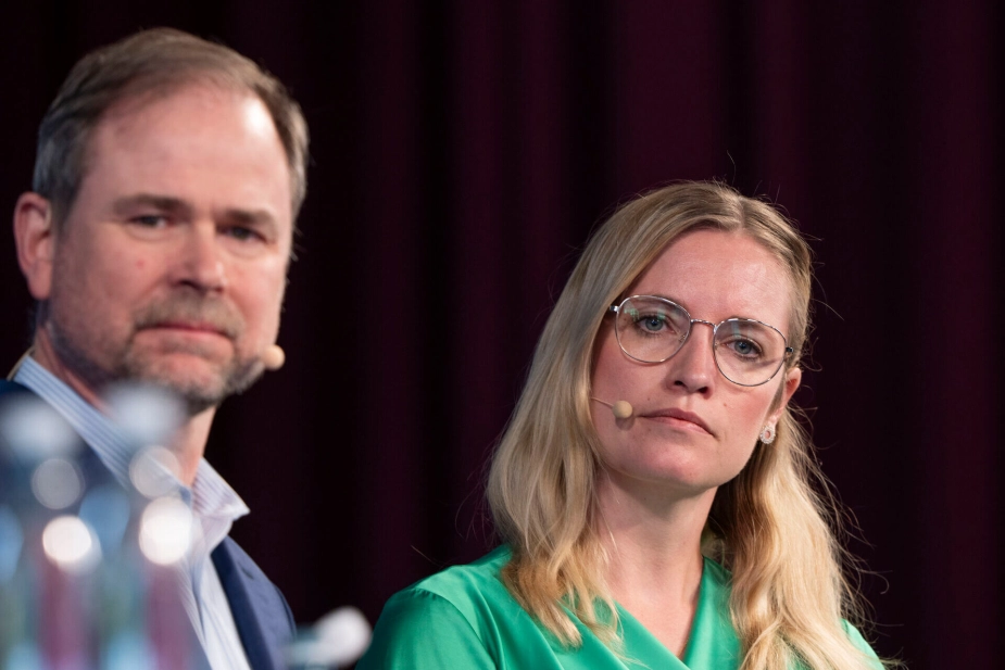 Finansminister Nicolai Wammen (S) og økonomiminister Stephanie Lose (V) gør klar til at spare milliarder på administration i statens organer. I fem af ministerierne vil besparelserne omprioriteres til andre opgaver inden for samme ressortområde.