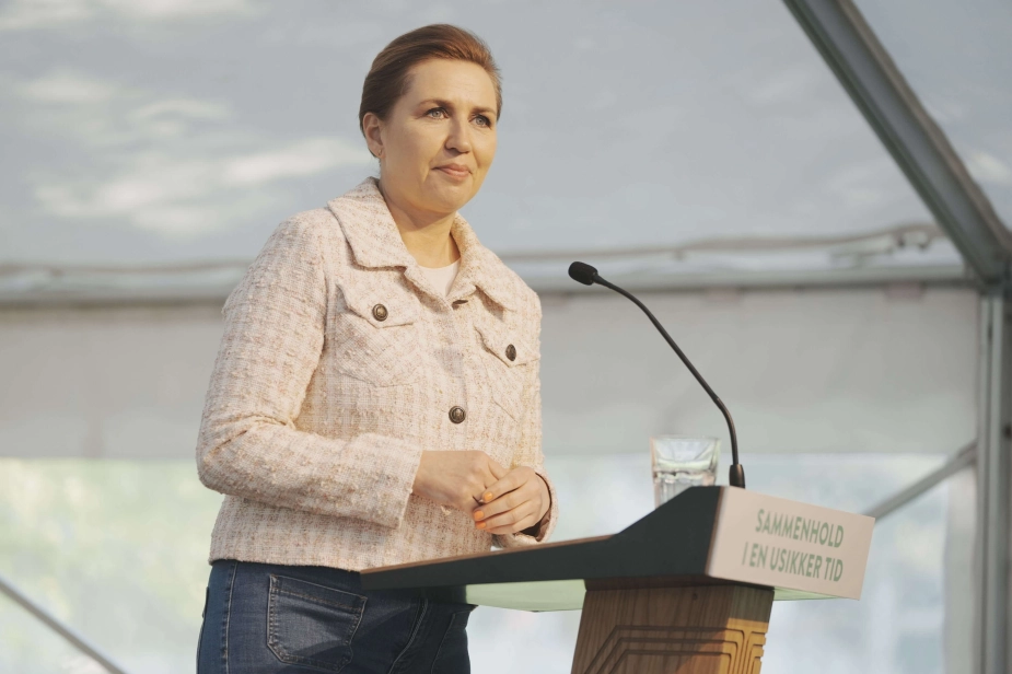 Statsminister Mette Frederiksen (S) taler under Fagbevægelsens Hovedorganisations 1. maj-arrangement i Ansgar Anlæg i Odense.