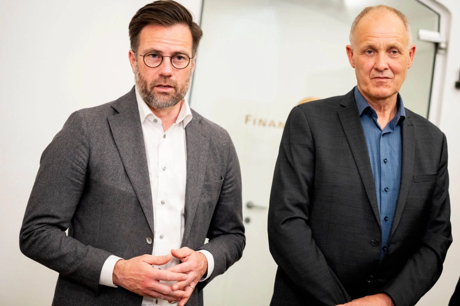 Peter Rahbæk Juel (tv.) og Martin Damm bytter formentlig plads, så Rahbæk bliver den kommende formand i KL.
