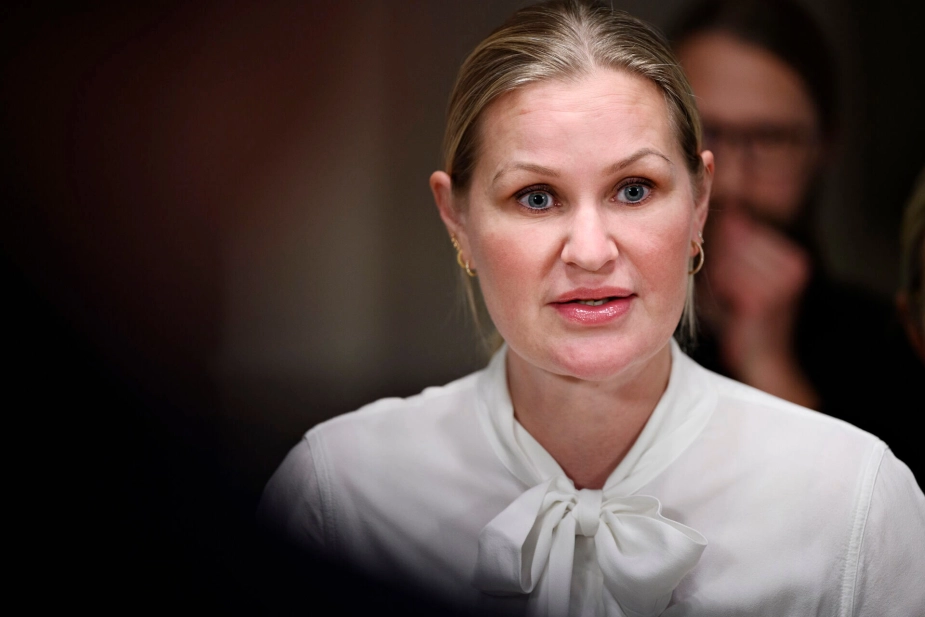 "Det er ikke et specifikt mål for os at skal opstille i 98 ud af 98 kommuner. Tværtimod vil jeg sige, at jeg vil hellere opstille i kun 73 kommuner, hvis bare jeg så ved, at de kandidater, vi opstiller, er kvalificerede og kompetente," lyder det fra Moderaternes partisekretær, Britt Bager.