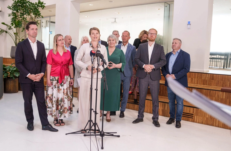 Beskæftigelsesminister Ane Halsboe-Jørgensen præsenterer den nye aftale om udenlandsk arbejdskraft, der kobler adgang til det danske arbejdsmarked med krav om overenskomst og ID-kort.