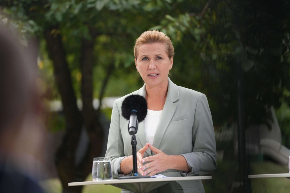 Statsminister Mette Frederiksen (S) blev på pressemøde spurgt til partiets linje om Israels angreb i Gaza. Flere kommunale S-profiler skærper tonen.