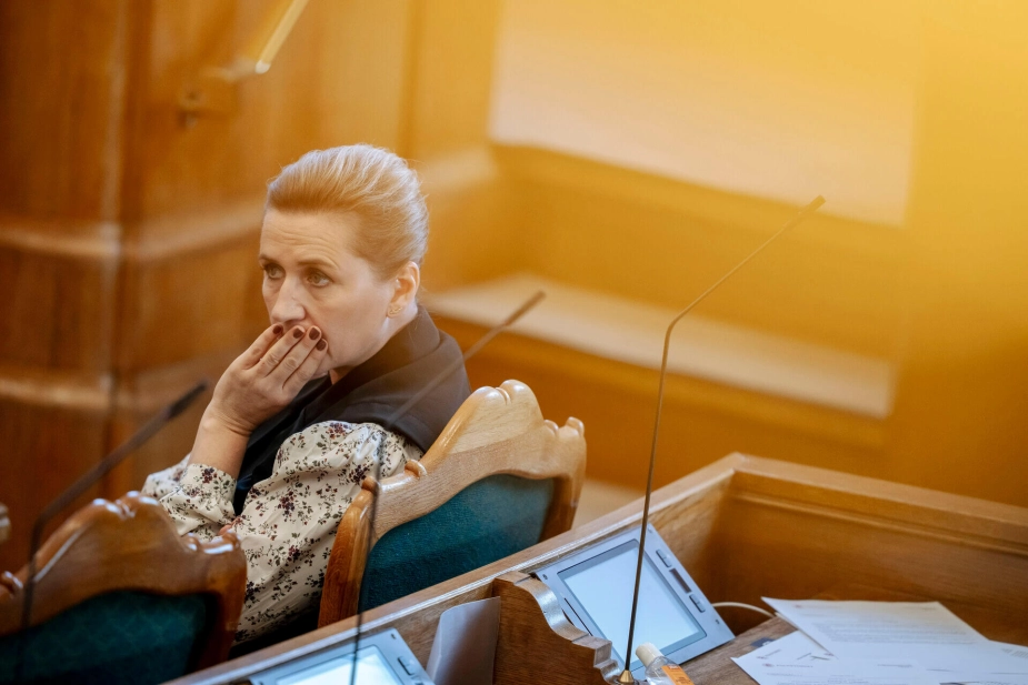 Både Socialdemokratiet og partiformand Mette Frederiksen står til modvind i ny meningsmåling, der kommer ovenpå partiets store nederlag ved sidste uges kommunalvalg.