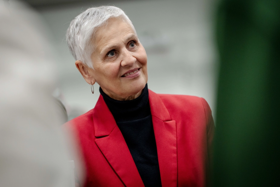 "Det var en øvelse i at opføre sig civiliseret og samtidig være umanerligt primitiv indeni," siger Anne Madsen, der måtte aflevere nøglerne til borgmesterkontoret efter fire dage på posten.