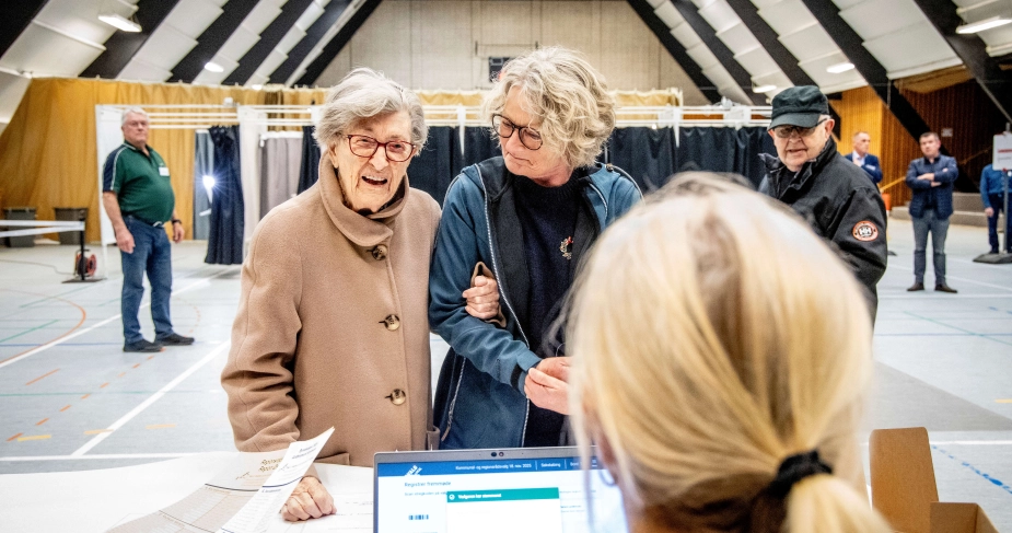 Under valgkampen har flere partier fremlagt forslag til ældreområdet – blandt andet om flere plejeboliger, styrket demensindsats og øget frit valg i ældreplejen.