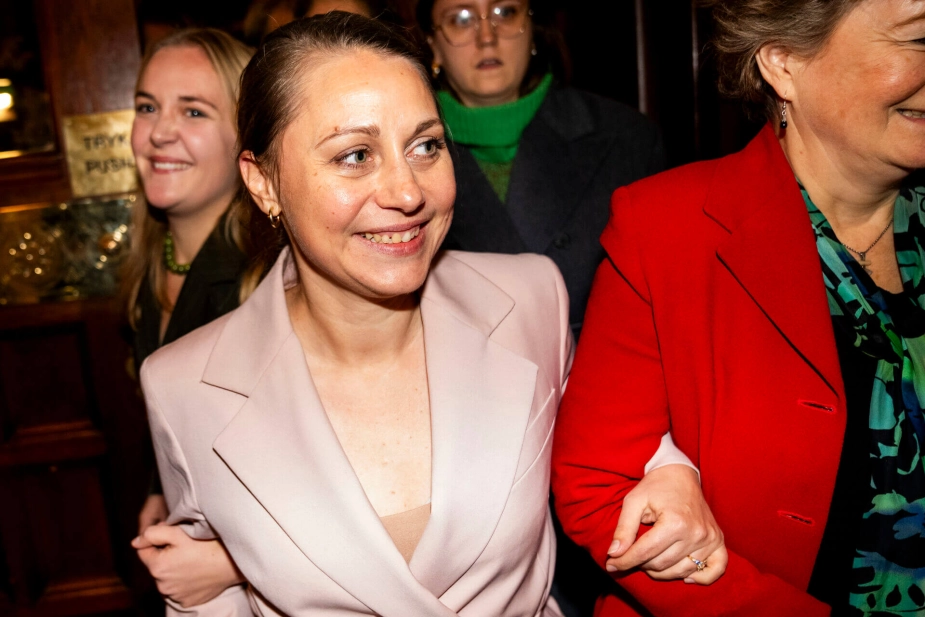 På valgaftenen i går, da Sisse Marie Welling ankom til Københavns Rådhus arm i arm med Enhedslistens Line Barfod.