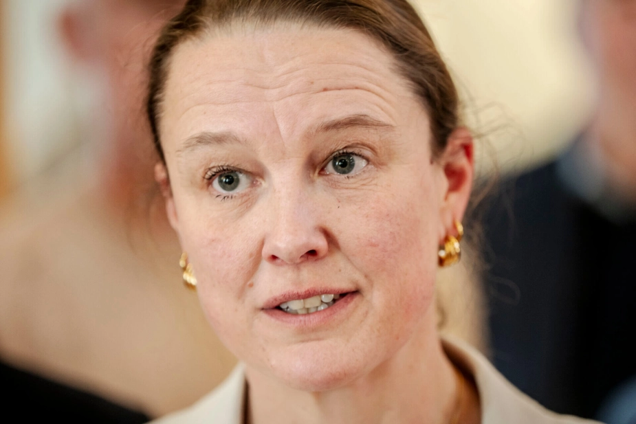 Marie-Louise Brehm Nielsen fra lokallisten Din Stemme er ny borgmester i Lolland Kommune. Hun overtager posten fra Socialdemokratiets Holger Shou Rasmussen.