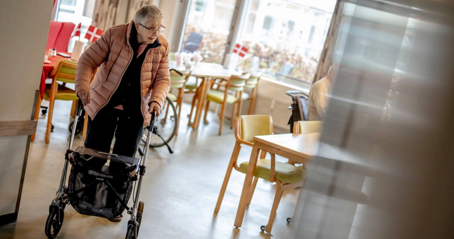 Mennesker med demens kan let blive overstimulerede i traditionelle fællesrum.