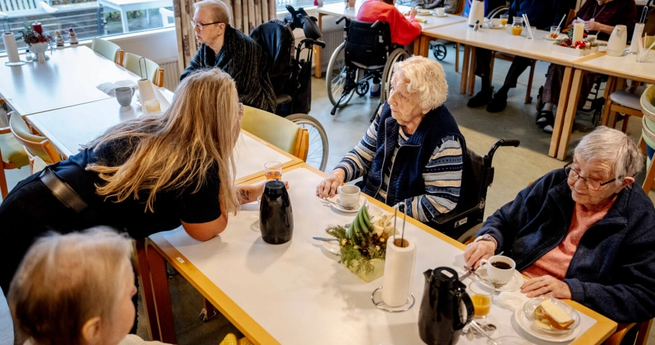 Hvis kommunerne skal kunne bruge Ældreministeriets brugertilfredshedsundersøgelse for plejehjem til at træffe kvalificerede beslutninger, kræver det gennemsigtighed omkring usikkerheden i undersøgelsen. (Arkivfoto)