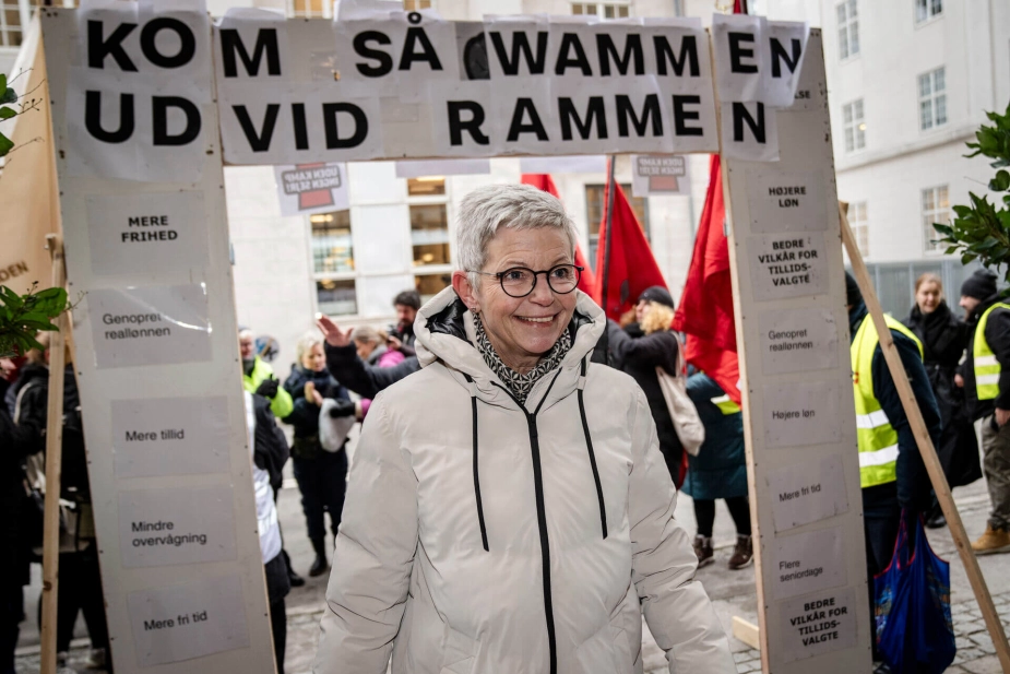 Det er et problem, at millarder af kroner samler støv i kommunekasserne på grund af budgetloven, mener HK Kommunal.