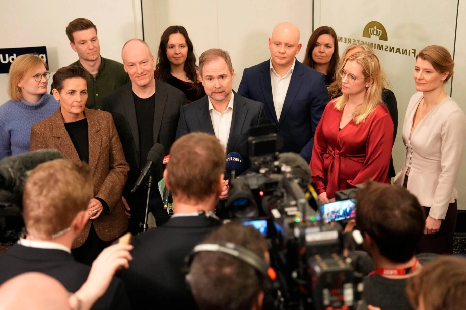 Regeringen har tirsdag formiddag landet en aftale sammen med SF og Enhedslisten, som præsenteres i Finansministeriet.