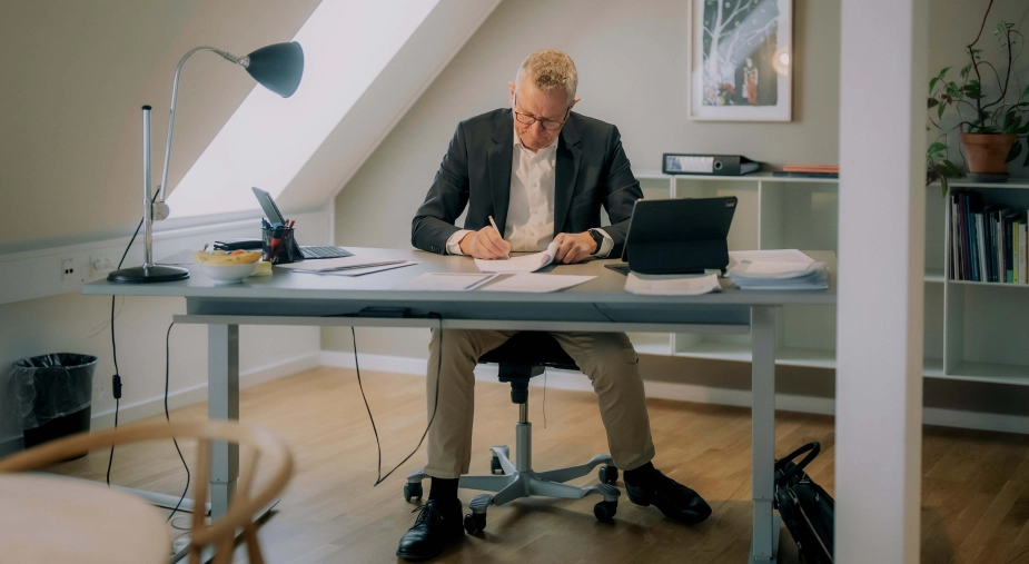 "Vi bliver nødt til at give det en chance og lade det virke," siger Henrik Frandsen (M).