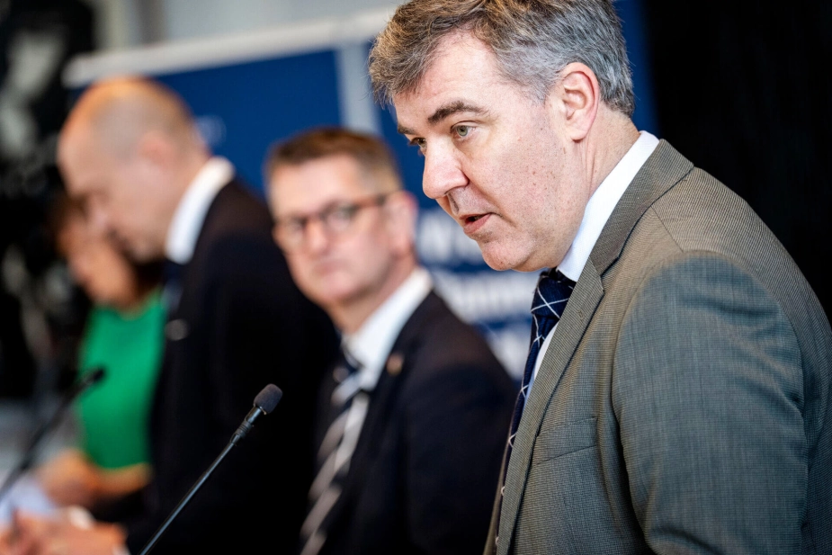 Klimaminister Lars Aagaard er ikke stor tilhænger af Liberal Alliances forslag om at bygge atomkraftværker i Danmark for 120 milliarder kroner. Han fremhæver, at det vil skade forholdet til Tyskland og koste arbejdspladser.