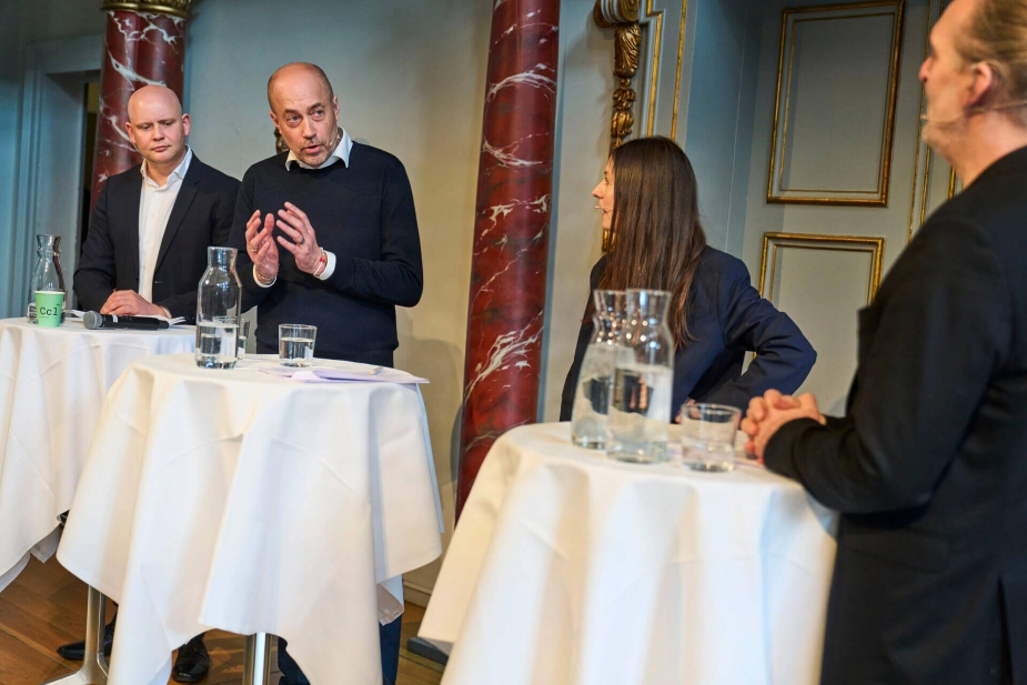 Jakob Engel-Schmidt (M), Magnus Heunicke (S) og Linea Søgaard-Lindell (V) debatterede den manglende beskyttelse af drikkevandet i partiernes regeringsperiode.