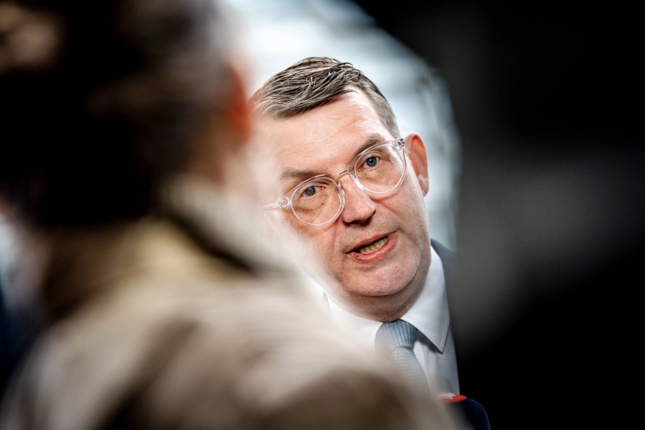 "Jeg er også villig til at bøje mig," lød det fra Troels Lund Poulsen fredag. Venstre har måtte ændre kurs, når det kommer til opbakningen af et nationalt sprøjteforbud.