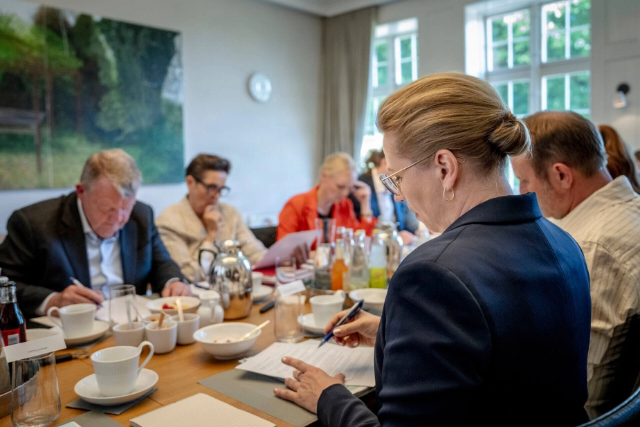 Regeringen vil ændre satsreguleringen, så overførselsindkomster hurtigere kan følge med prisstigninger ved høj inflation