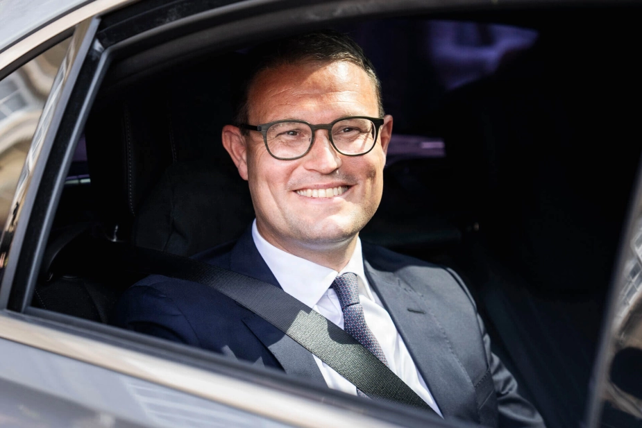 "Det er en tilståelsessag," siger minister for natur og dyrevelfærd, Christian Rabjerg Madsen (S), om udskydelsen af deadline på den såkaldte kvælstofhammer til 2028.