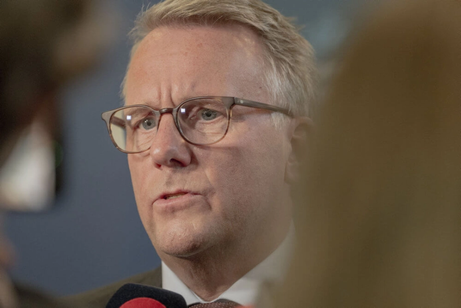Morten Bødskov (S) har været udlændinge- og integrationsminister, siden den såkaldte firkløverregering tiltrådte i starten af juni. Han vil nu undersøge et forbud mod bønnekald. (Arkivfoto).