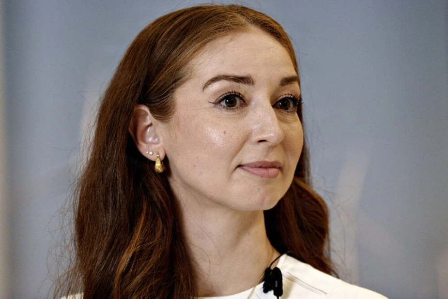 "For mig at se er værktøjskassen helt åben," siger klimaminister Samira Nawa (R).