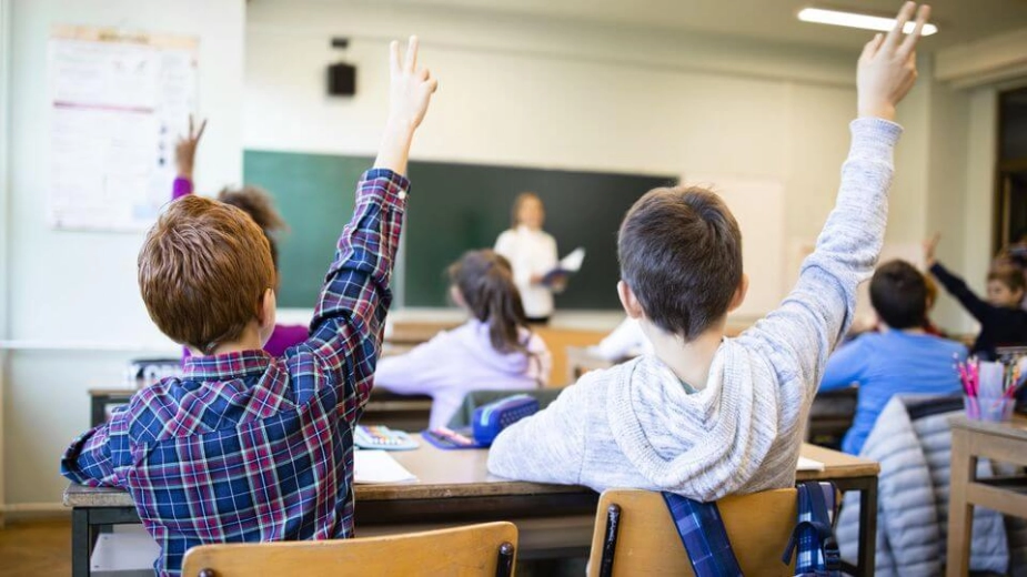 Når elever skifter skole mellem privat- og folkeskoler, havner de børn, der har flest udfordringer i folkeskolen, mens privatskolerne får de stærke elever.