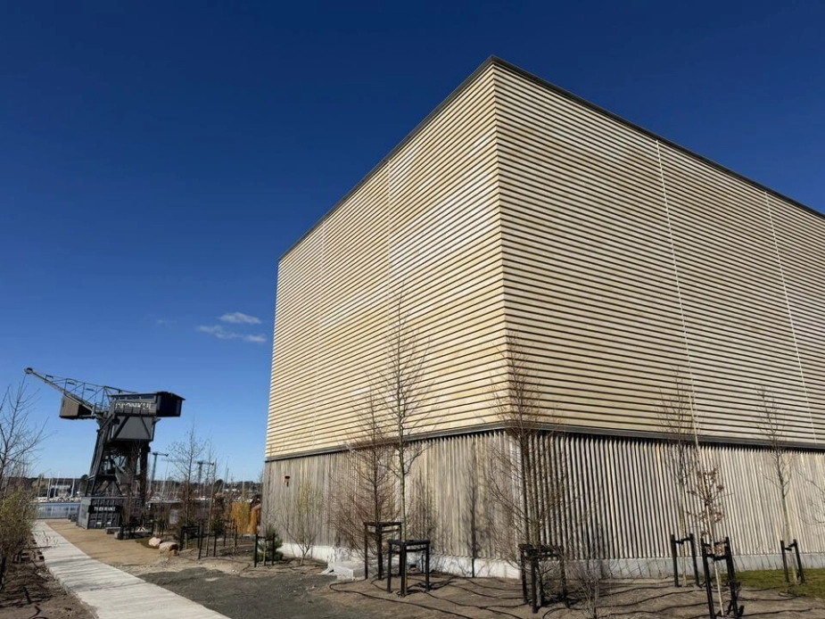 Hofors energicentral er placeret i Sundkrogsgade i Hovedstaden. Her skal den kommende varmepumpe huse sammen med det eksisterende fjernkølingsanlæg og spildevandspumpe.