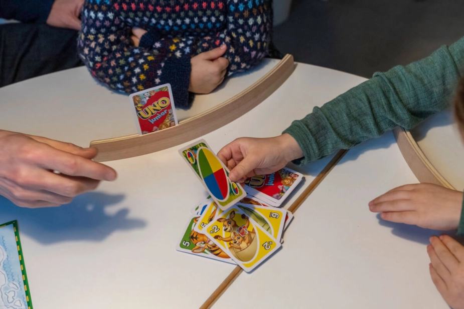 I mange børnehaver skal dagens sidste spil Uno afsluttes lidt tidligere end for få år siden.