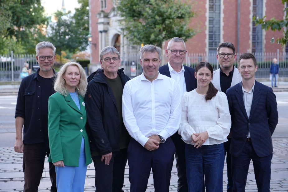 Bred politisk aftale om udbygningen af sol og vind på land.