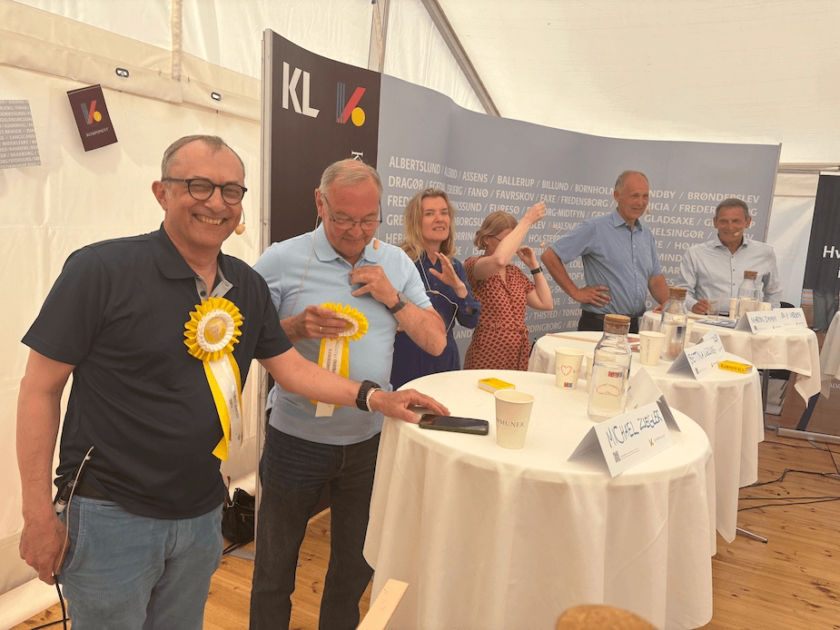 KL's chefsforhandler Michael Ziegler viste sammen med partikollegaen Scheelbeck stort strategisk sans og vendte et truende nederlag til flot sejr i årets kommunequiz på Folkemødet.